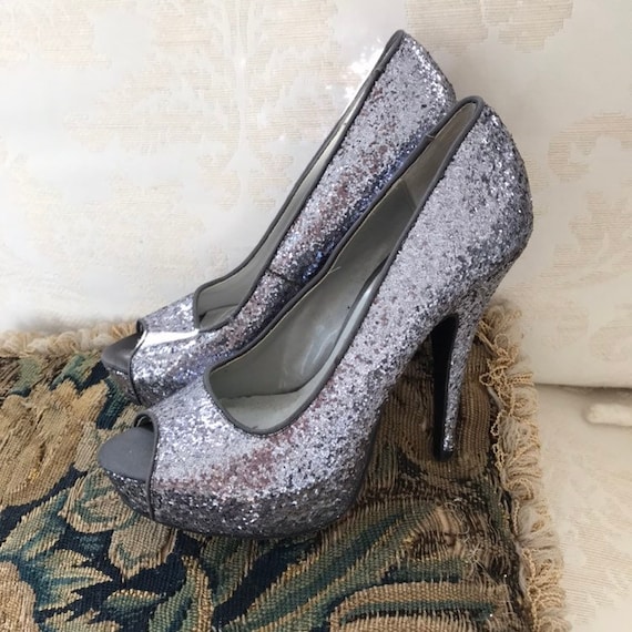 vera wang white heels