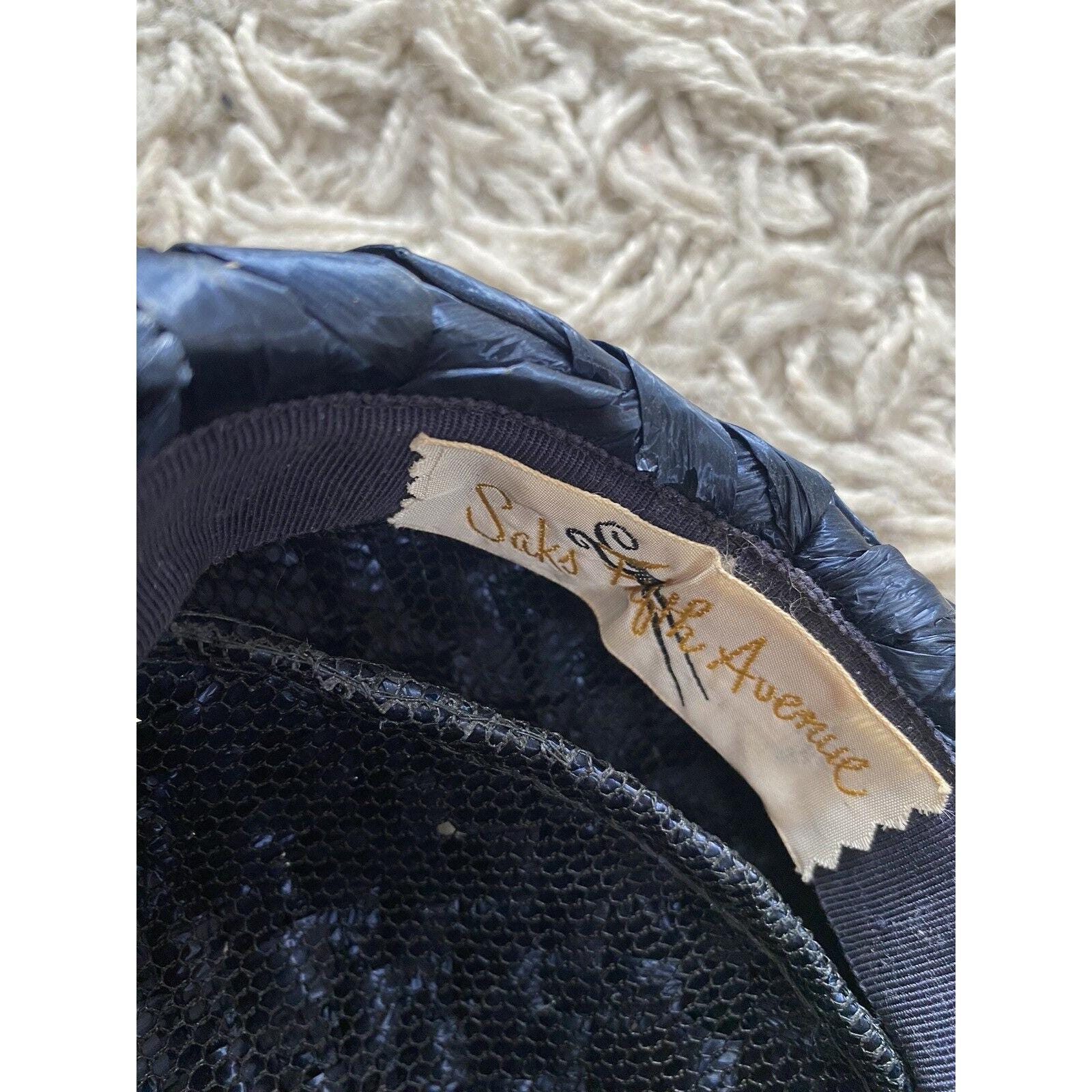 Vintage Pillbox Hat Saks Fifth Avenue Dark Navy Blue Straw 1950s Vintage Pillbox Hat Saks Fifth Avenue Dark Navy Blue Straw  main image 3