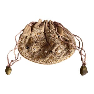 Bolso de mano vintage con cuentas, principios del siglo XX, de seda color tostado y beige, década de 1910 y 1920