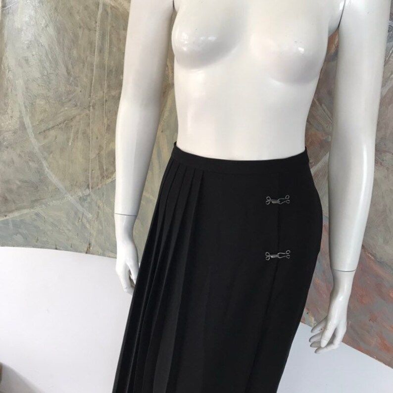 Orvis Black Pleated Fishhook Midi Mid Calf Skirt Size 10