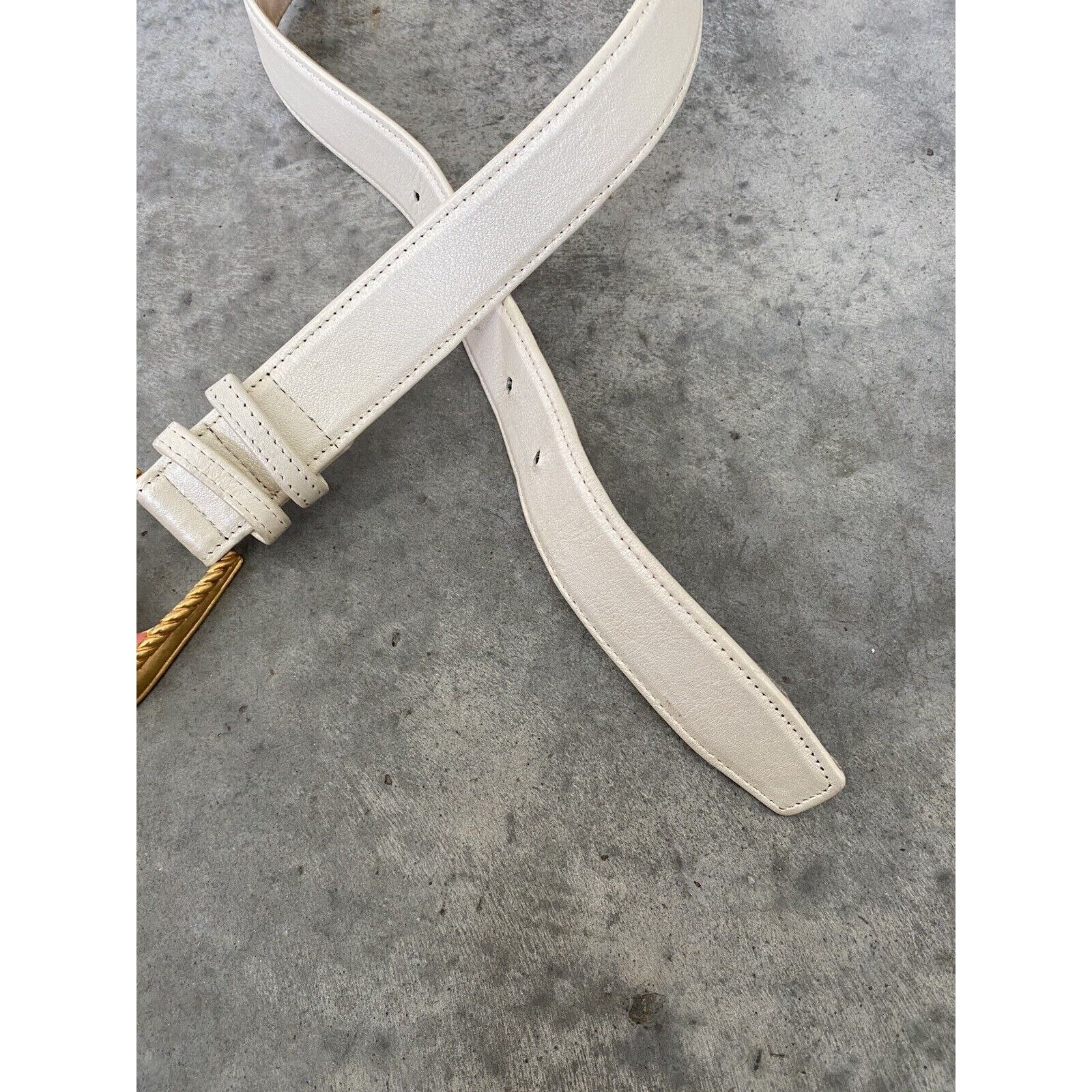 Vintage Carlisle Belt Womens White Silver Metallic Gold Pink 