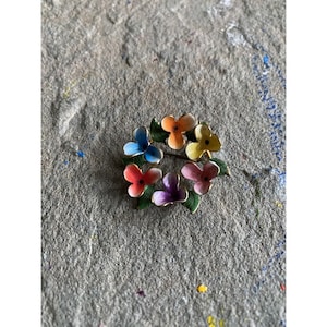Vintage Pin Brooch Floral 1950s Gold Tone Handpainted 1 Inch Wreath
