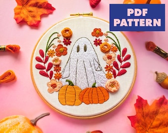 Motif de broderie floral Halloween Ghost - Téléchargement gratuit pour les débutants | Broderie à la main fantasmagorique et fantaisiste pour la décoration d'Halloween