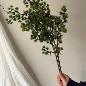 Real Touch Faux Winter Cedar Branch, Fake Pine stem, Artificial Plants For Office Home Decoration, Winter Home Decor Wreath Sash