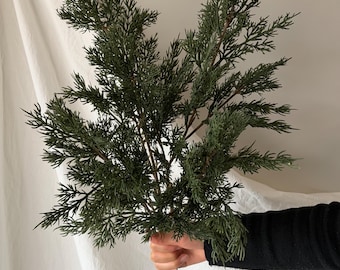 Natural Touch Faux Winter Cedar Branch, Fake Plants For Office/Wedding/Home Decoration, Faux Hinoki Cypress, Faux Pine Branches
