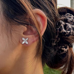 IGI certified Lab Diamond Stud Earrings For Women Lab Grown Diamond Earrings Clover Earrings Studs for Anniversary Gift Earrings For Wife