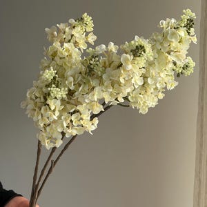 Real Touch Lilac stem, Faux Lilac Branch, Cream White Faux Floral Branch, fake flower arrangements, Lilac Flower for DIY Wedding Decor