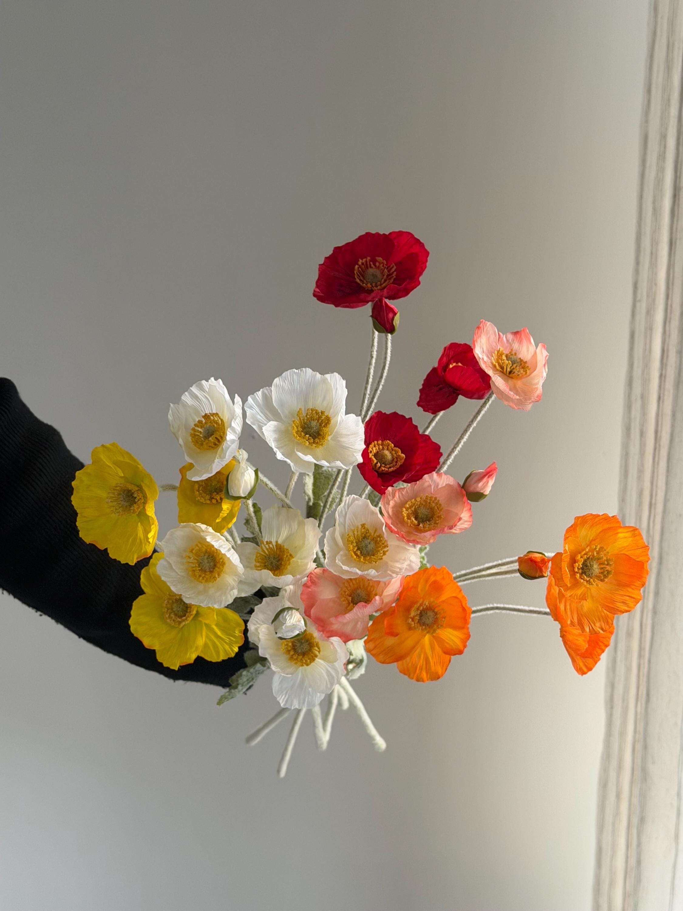Mazzo Di Papaveri Rossi Artificiali In Seta - 9 Steli Con Foglie Verdi - Altezza 43 Cm, Perfetti Per Decorazioni Autunnali E Commemorazioni - 3