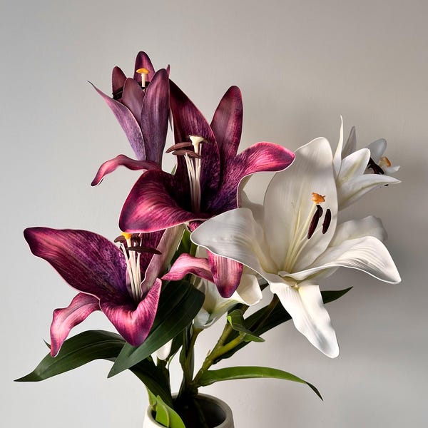 Real Touch Moisturizing Lily Artificial flower Silk Lily Bouquets , Wedding Centerpieces Arrangement, Fake Flower Lily Home Decoration