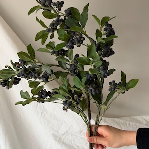 Baies longues tiges, fausses tiges de bleuets de 34,6 po. pour couronne de bricolage, fausse tige de verdure, tiges de printemps branche de baies, tige de myrtille artificielle