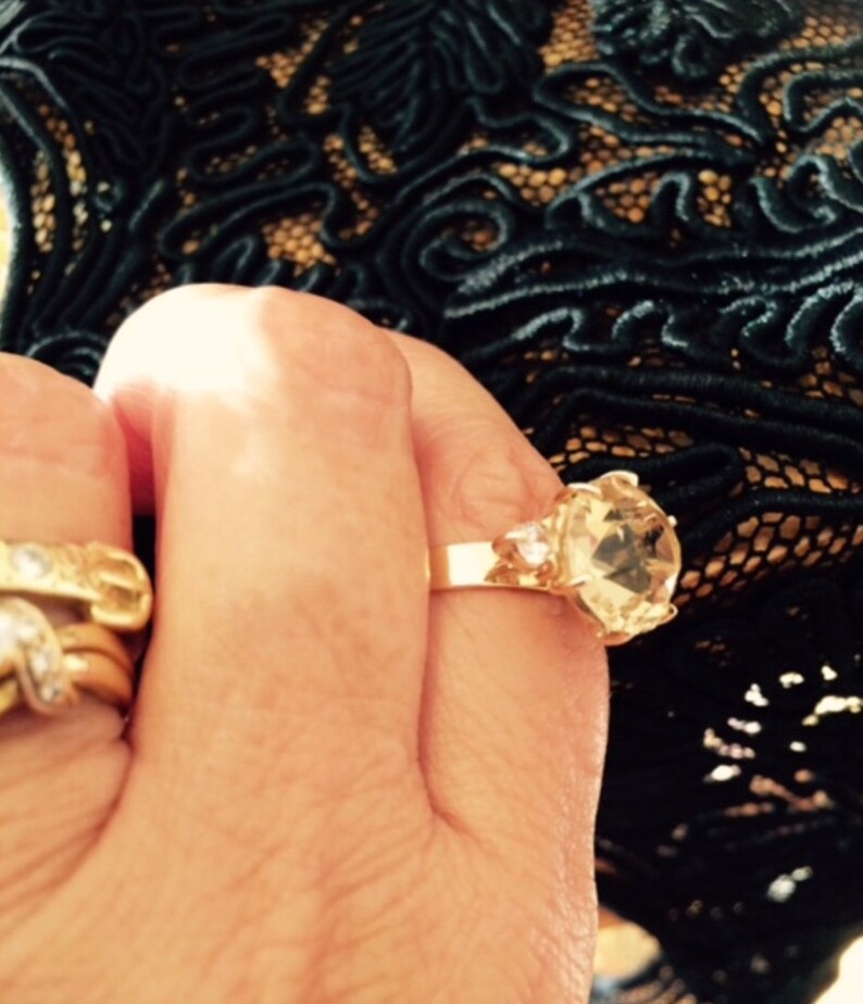 Size 6.5. Large 1cm Topaz /& CZ Dress Ring Topaz Ring Size M 9K Gold