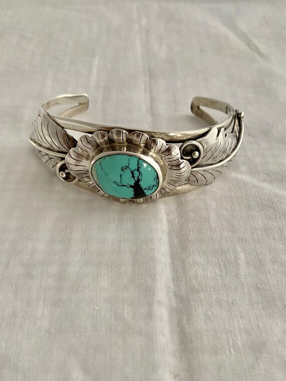 100 Gram Vintage Native American Navajo Leaf Garden Turquoise Sterling Silver Bracelet 100 Gram Vintage Native American Navajo Leaf Garden Turquoise Sterling Silver Bracelet