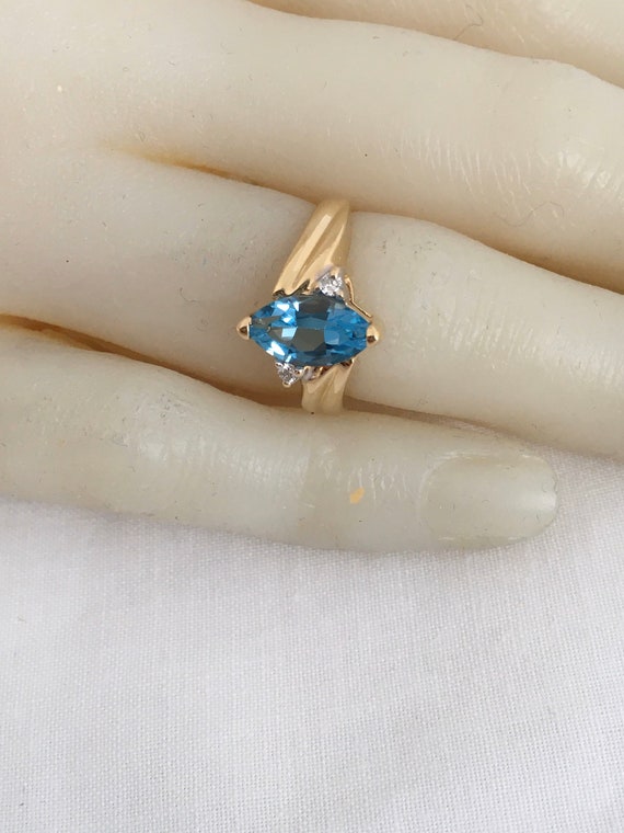 Stunning 14K Gold Blue Topaz Marquise Gemstone Rin