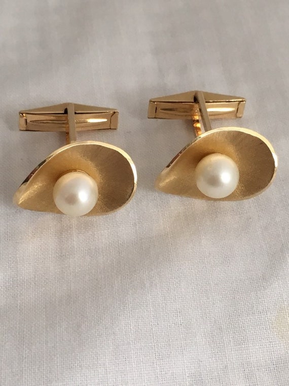 14K Gold Solitaire Cultured Pearl Cuff Links Beau… - image 1