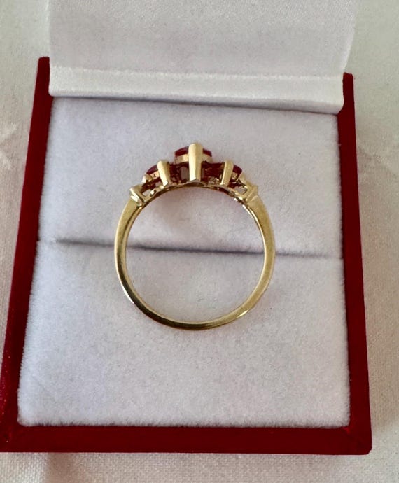 10K Solid Gold 3 Ruby Hearts Vintage  Ring Size 6… - image 3