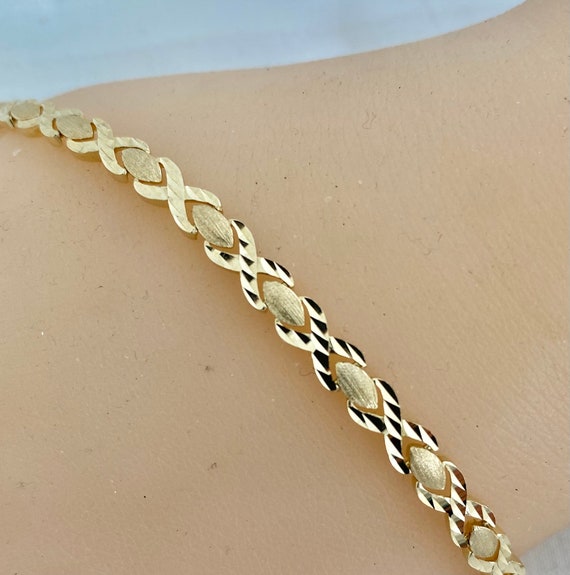 アクセサリー 14k gold bracelet 14K Brushed Gold Oval Dome Panels Diamond Cut Figure 8 Link