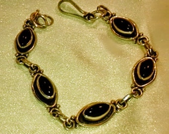 Vintage Sterling Silver Black Onyx Cabochons Link Bracelet 7 inches long 12.5 grams 9.38mm wide 925 sterling