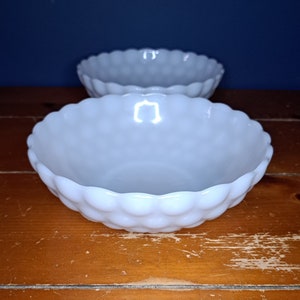 Vintage Anchor Hocking Bubble Milk Glass Serving Bowl, Vintage White Glass Serving Bowl, Vintage Milk Glass with Bubble Pattern Large Bowl