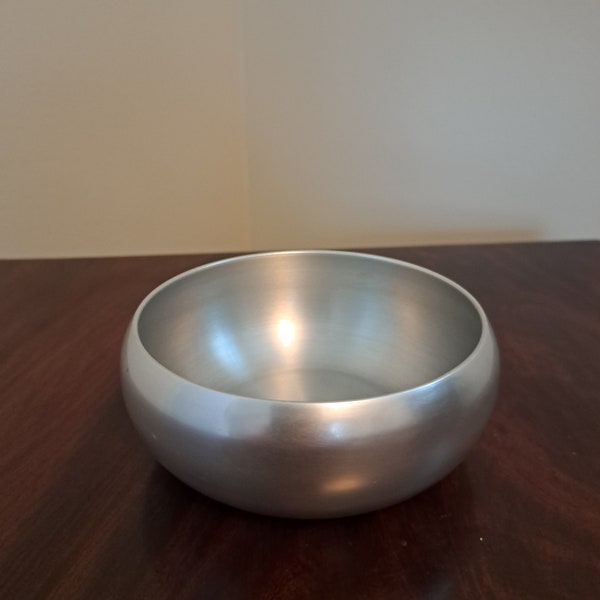 Vintage Lurelle Guild Kensington Bowl, Vintage Aluminum Bowl, Vintage Aluminum Kensington Bowl Marked on Bottom, Vintage Lurelle Guild Bowl