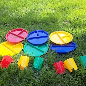 Vintage Jerywil Plastic Picnic Set in Bright Prime Colors, Six Person Picnic Set by Jerywil, Plastic Dinnerware for Camping by Jerywil