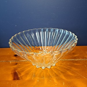 Gorgeous Vintage Serving Bowl, Large Star Pattern Serving Bowl with Scalloped Edge, 11&quot; Large Cut Glass Serving Bowl, MCM Serve Ware Bowl