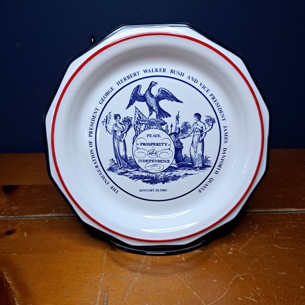 Vintage Pfaltzgraff 1989 The American Bicentennial Presidential Inaugural Plate, 1989 George Bush and James Quayle Collector's Plate