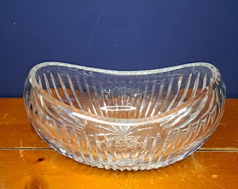 Vintage MCM Glass Serving Bowl, Canoe Serving Bowl, Ribbed Canoe Shaped Serving Bowl, Clear Glass Ribbed Serving Bowl MCM Canoe Serving Bowl