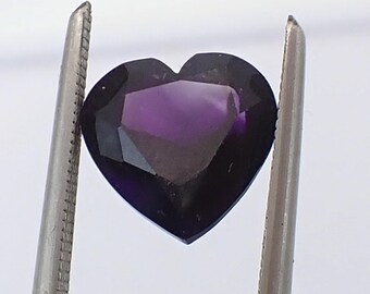 8mm Heart Faceted Natural Amethyst Gemstone, Violet Deep Purple, 1.54 Carats