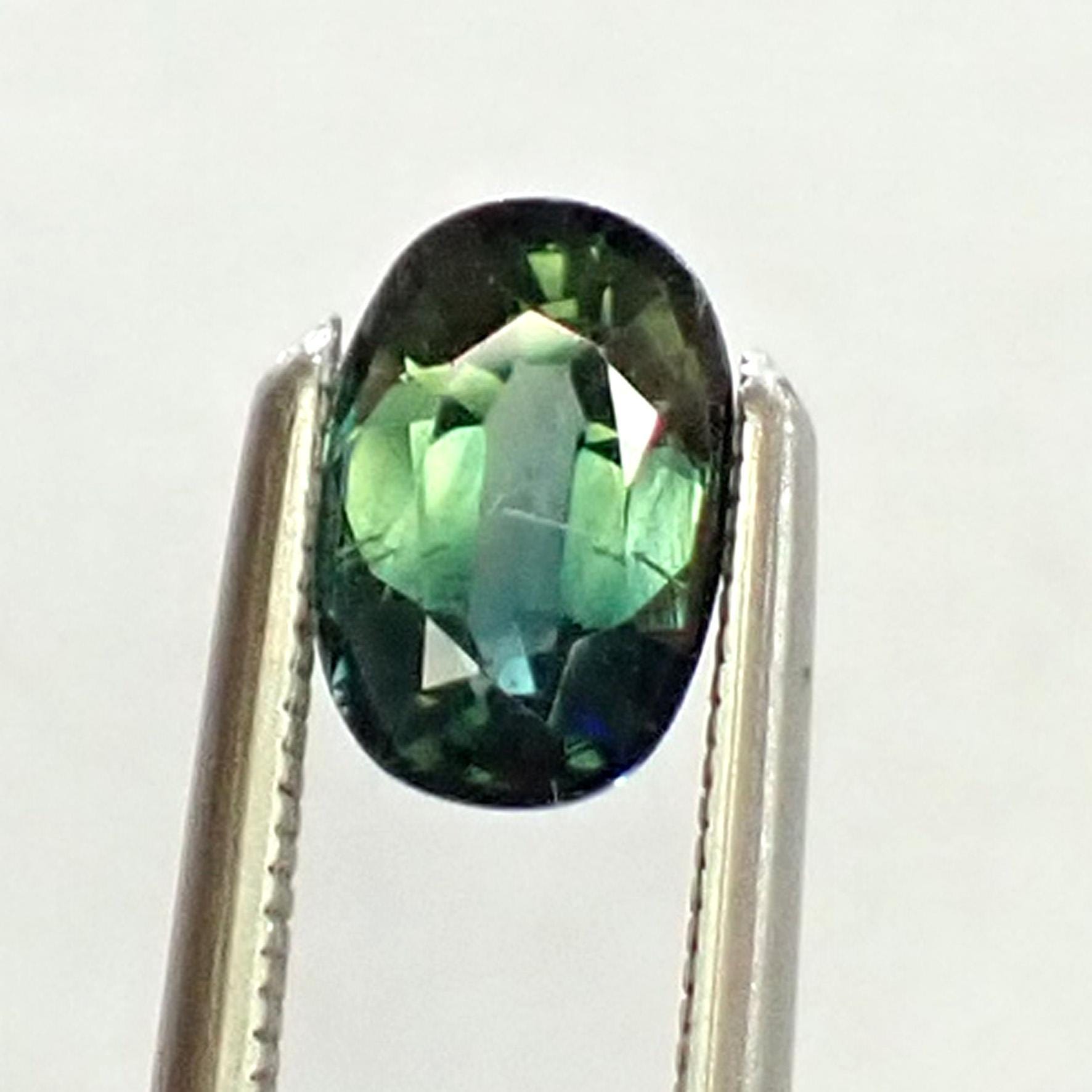 RARE !! SAPHIR VERT BLEU D'AUSTRALIE : 1,02 CARAT ★★ p352.135T