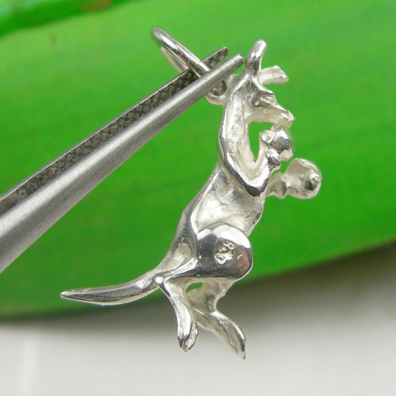 C47 Australia Iconic Australian Boxing Kangaroo Animal Charm Pendant Genuine 925 Sterling Silver