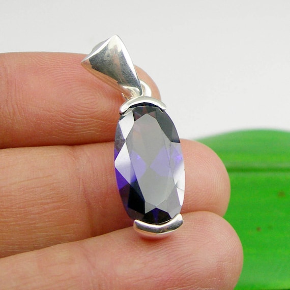 19x10mm Elongated Oval Violet Purple Coloured Cubic Zirconia Gemstone Solitaire Pendant Genuine 925 Sterling Silver with Rhodium Plated