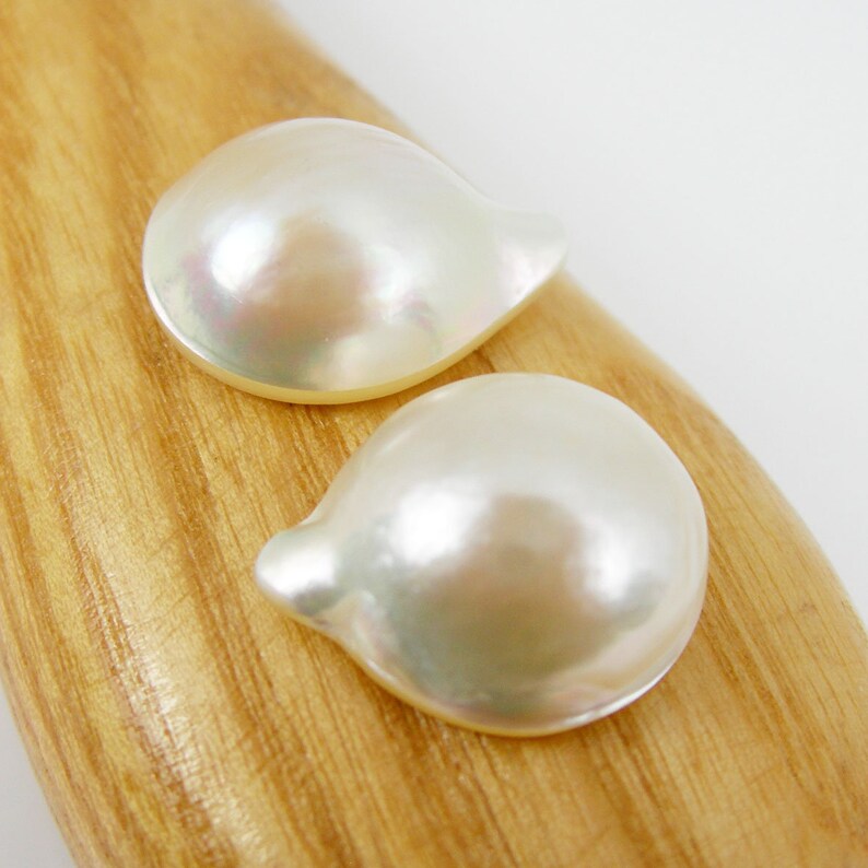 Lot3 19x15mm 18x15mm Wide Odd Drop Qty 2 Pieces Cream Colour Australian Saltwater Mabe Pearl