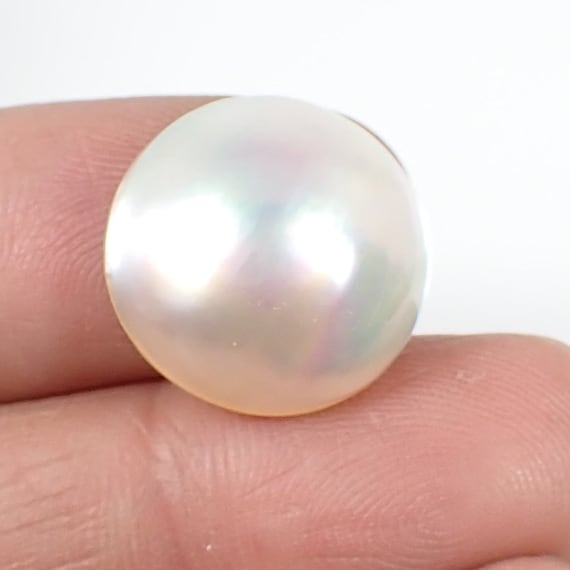 Perle Australienne Jaune Des Mers Du Sud Non Percée - 13.7mm - Certificat Disponible - Belle Couleur Dorée