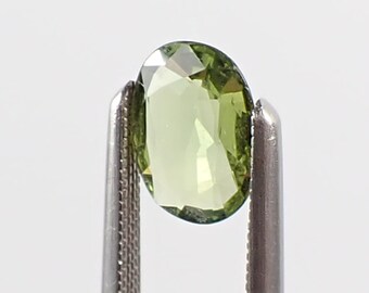 0.68 carat 7x5mm Oval Cut Canary Yellow-Green Colour Untreated Natural Australian Parti Sapphire Loose Rare Gemstone - OPS54