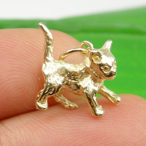 Kitten Pussy Cat Animal Solid 3 Dimensional Design Charm Pendant Available in 375 9k  9ct or 750 18k 18ct Yellow Gold, C20