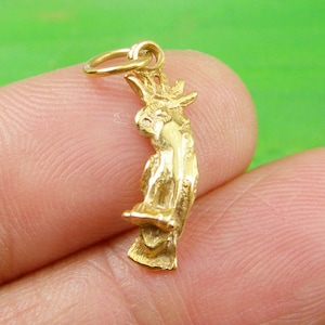 小さな立体的なオウム鳥の動物チャームペンダント。本物の375 9k 9ctまたは750 18ct 18kイエローゴールド製 - C2829