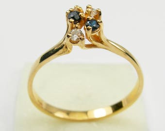 Round Brilliant Cut Diamonds and Natural Australian Sapphire Gemstone Cluster Dress Ring Genuine 750 18ct 18k Yellow Gold