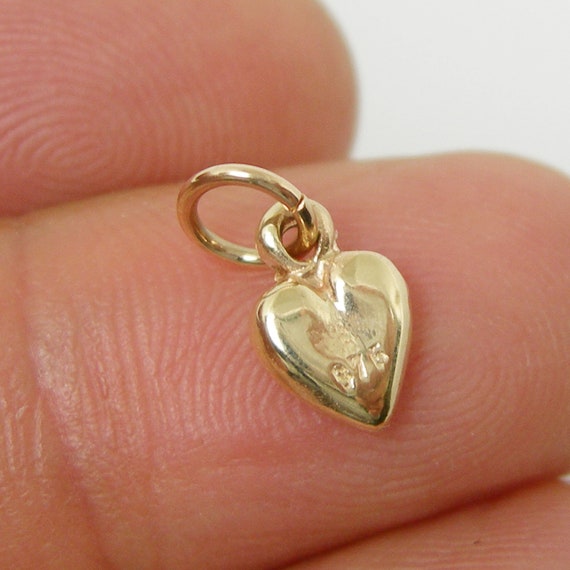 Solid 9ct 375 Yellow Gold Mini Size 7mm Heart Charm Pendant Only