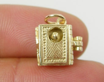 3 Dimensional Open Close Book Bookworm Moveable Charm Pendant, Genuine 375 9ct 9k or 750 18ct 18k Yellow Gold - C2065