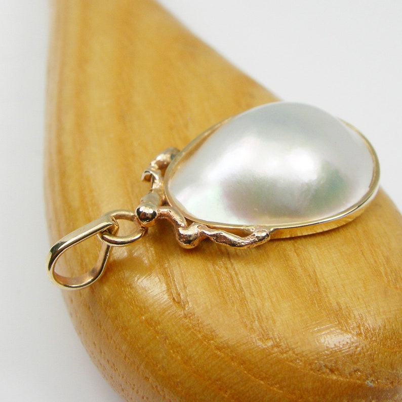 Pearl45 Pear 21x16mm Odd Shape High Luster Australia Saltwater Broome Mabe Pearl Bezel Drop Pendant Genuine 375 9k 9ct Yellow Gold