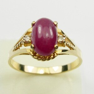 2.90 carats 9x6mm Oval Cabochon Red-Pink Color Natural Ruby & Diamond Trilogy Ring Genuine 375 9k 9ct Yellow Gold - R121