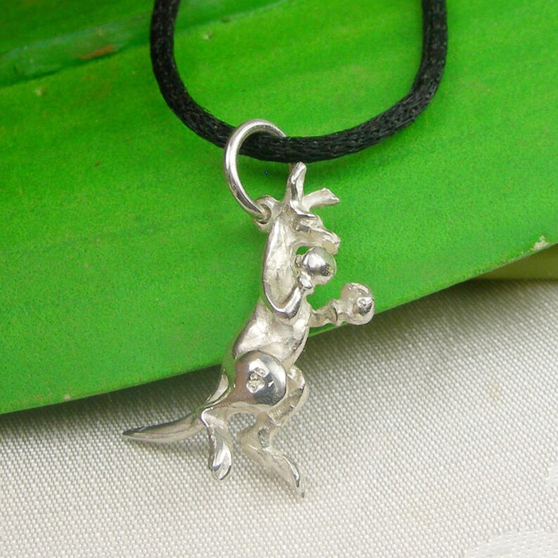 C47 Australia Iconic Australian Boxing Kangaroo Animal Charm Pendant Genuine 925 Sterling Silver