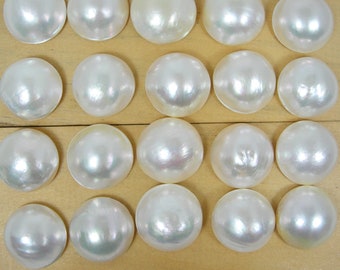 Größe 16-17mm Rund A-Graded Good Luster Weiß / Creme / Pinke Farbe Salzwasser-Zuchtperlen Australische WA Mabe-Perlen Lose Vintage-Bestände