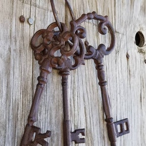 Keys, Iron keys, key set, skeleton keys, rustic keys, decorative keys, steam punk, cast iron keys, Victorian keys, iron key, key decor image 6