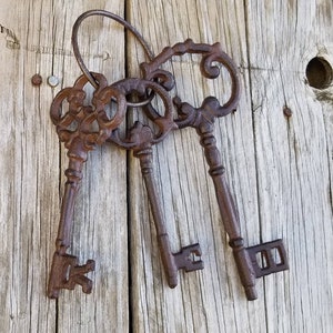 Keys, Iron keys, key set, skeleton keys, rustic keys, decorative keys, steam punk, cast iron keys, Victorian keys, iron key, key decor image 3