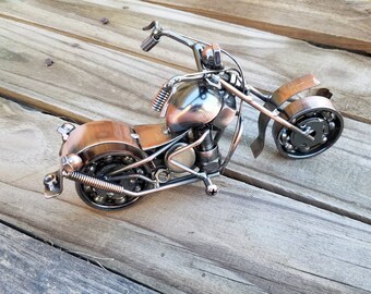 Moto, Harley, cadeaux pour lui, cadeau motocross, moto recyclée, cadeau moto, cadeau motard, décoration moto, art moto, M151