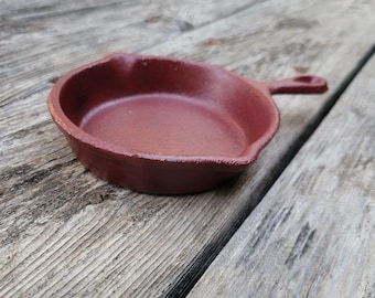 Cast iron pan, skillet, kitchen decor, pan, rustic skillet, rustic decor, mini skillet, small pan, red decor, miniature, country decor