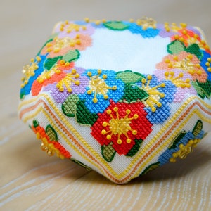 Bloom Biscornu - PDF CHART Cross Stitch Pattern / pincushion biscornu embroidery pattern Instant Download