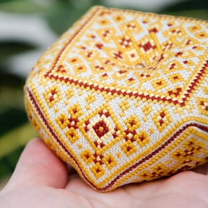 Amber Biscornu - PDF CHART Cross Stitch Pattern / counted cross stitch biscornu pattern Instant Download