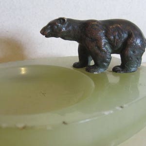ANTIEKE Weense bronzen ijsbeer op onyx kaartenbakje, Wiener brons, ca 1920